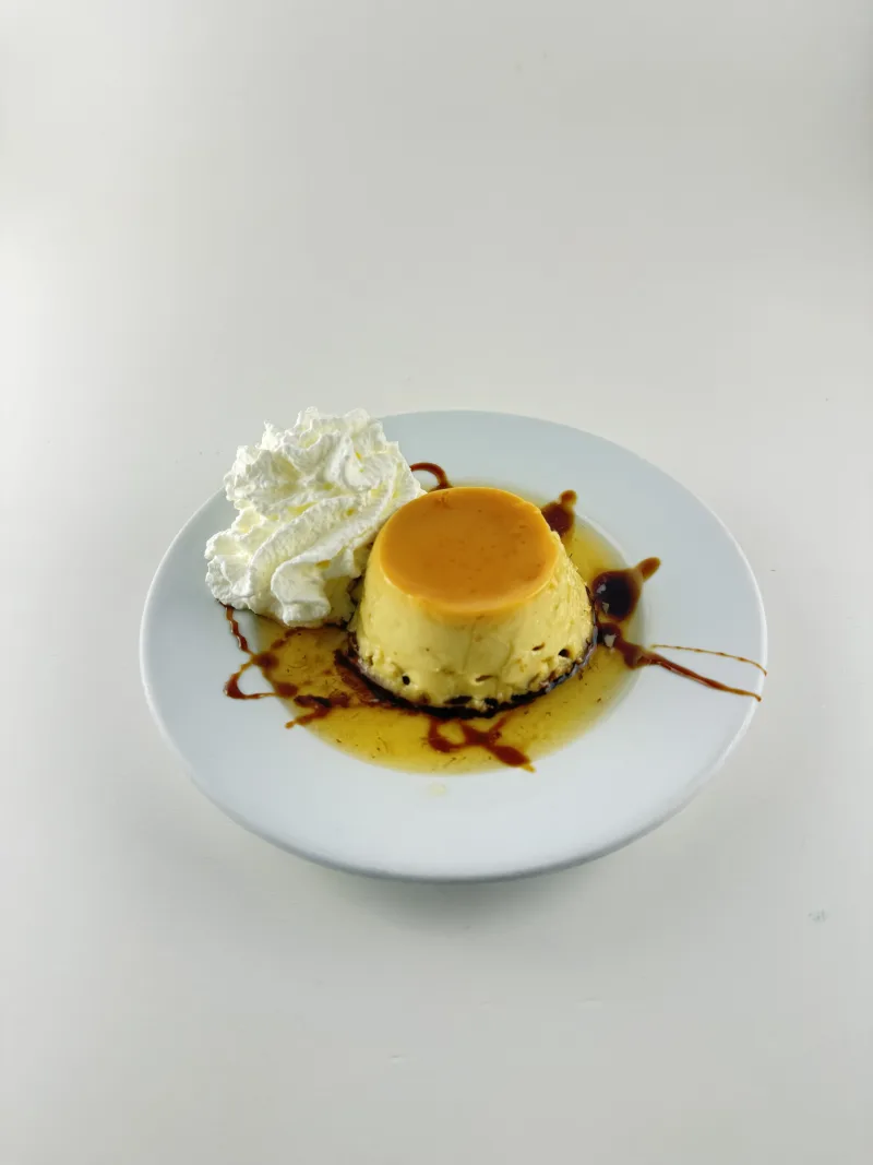 Flan de huevo casero